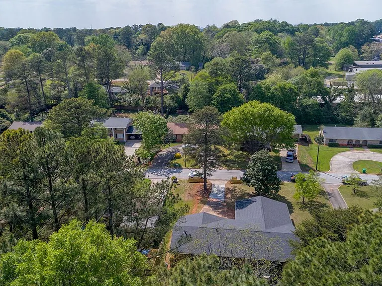 1194 Weston Dr — Photo 18