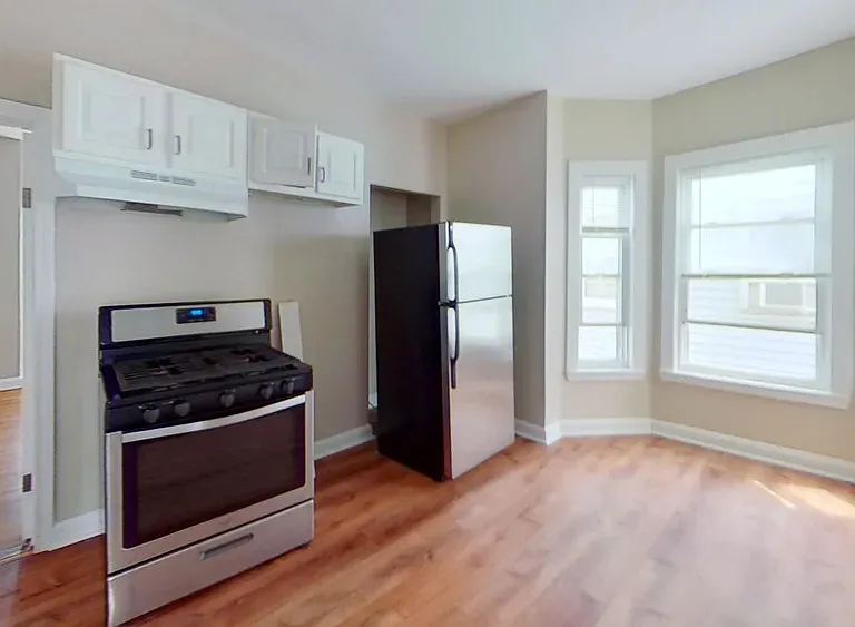 121 George St #3 — Photo 3