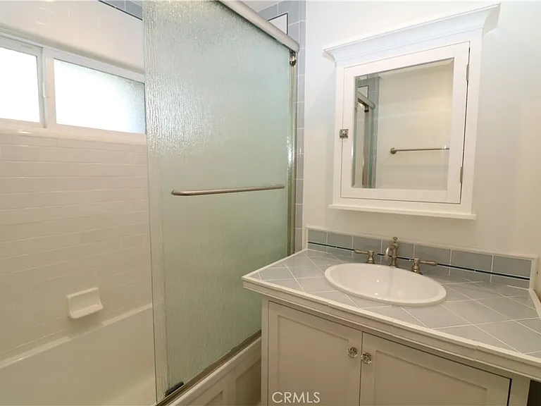 334 Cypress Dr — Photo 8