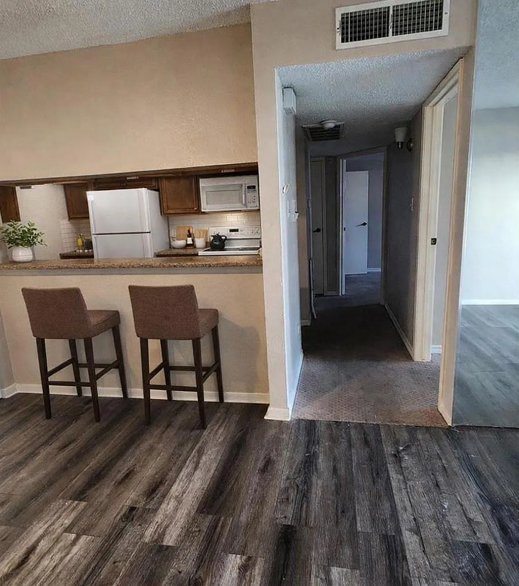 2 bed, 1.0 bath, 780 sqft, $1,025 — Photo 4