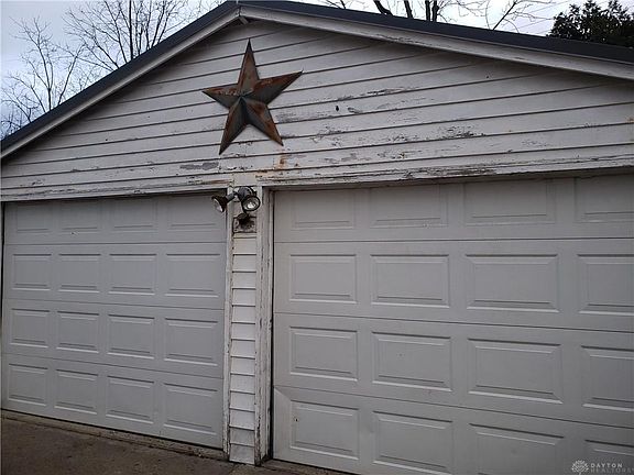 3rd image of 114 Floral Ave