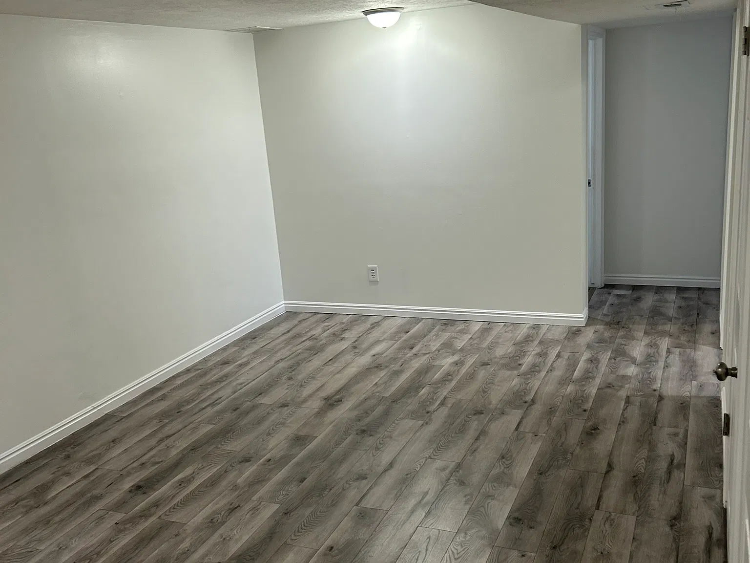 3 bed, 1000 sqft, $1,950 — Photo 3