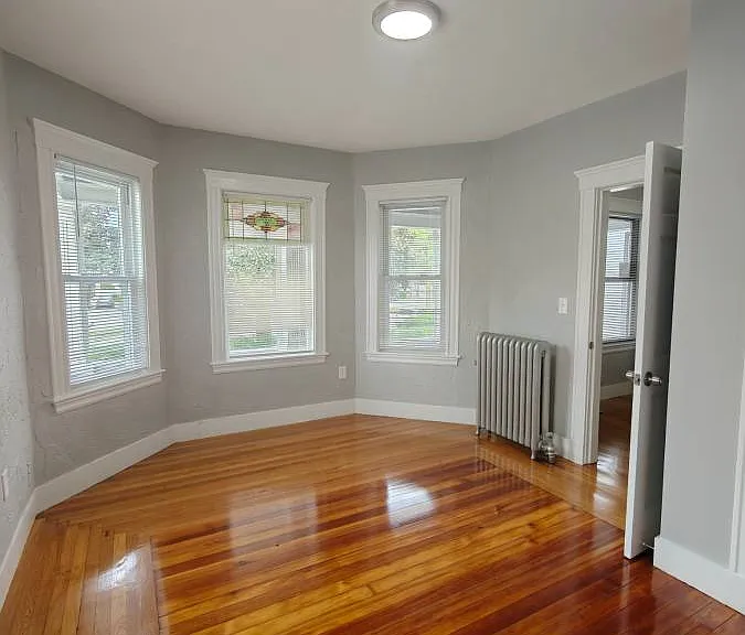 836 Fellsway — Photo 4