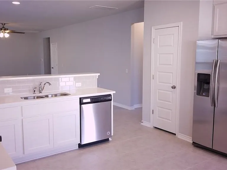 1320 Ambler Dr — Photo 6