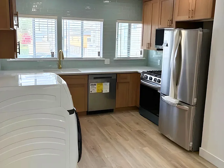 1802 Ocean Park Blvd — Photo 11