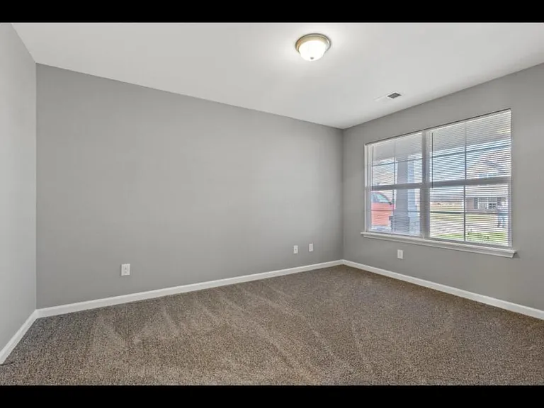 340 Pageant Dr — Photo 15