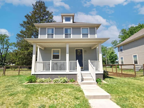 1021 Cleveland Ave, South Bend, IN 46628