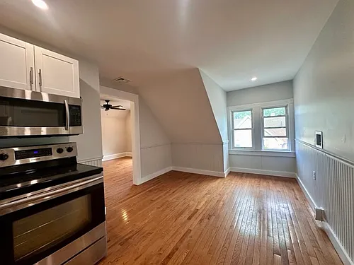 178 Milford St #3 Photo 1