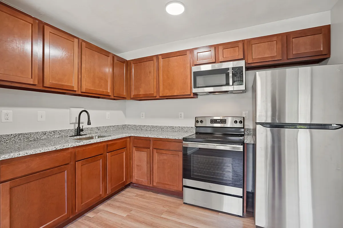 Building Photo - 808 Chesapeake St SE #204