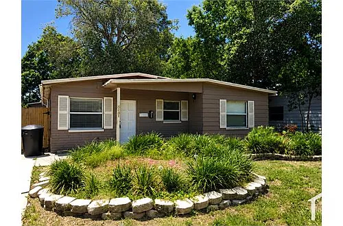 5551 Kelly Dr N Photo 1