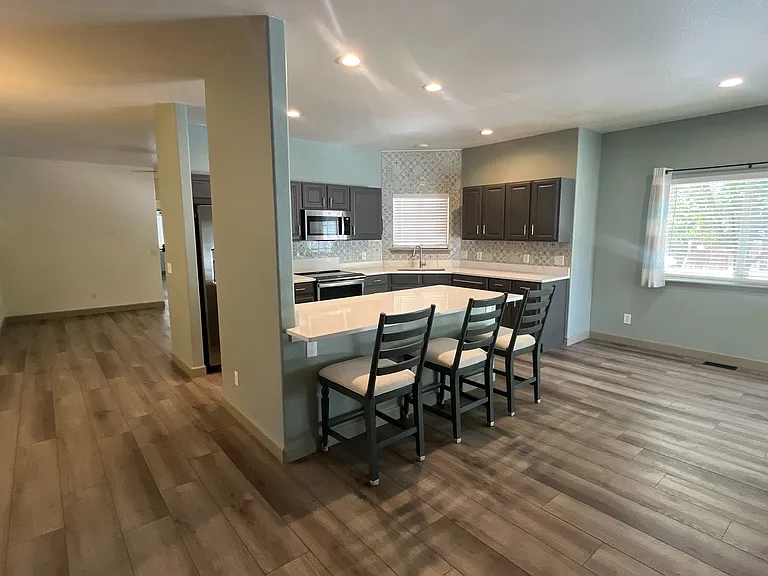 317 Victoria St — Photo 20