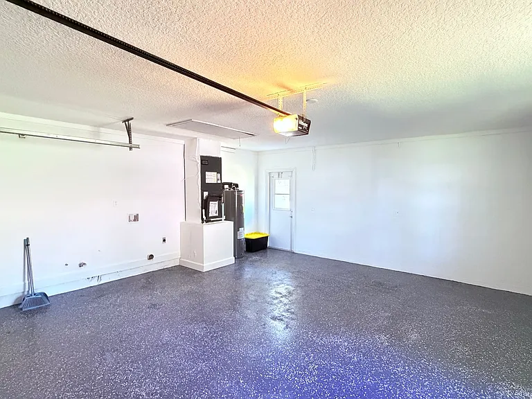 20515 Macon Pkwy — Photo 33