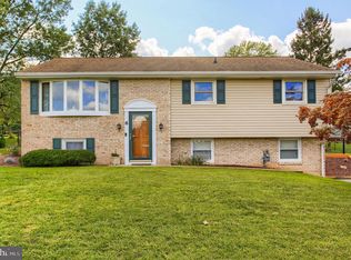 6 Logan Heights Rd, York, PA 17403