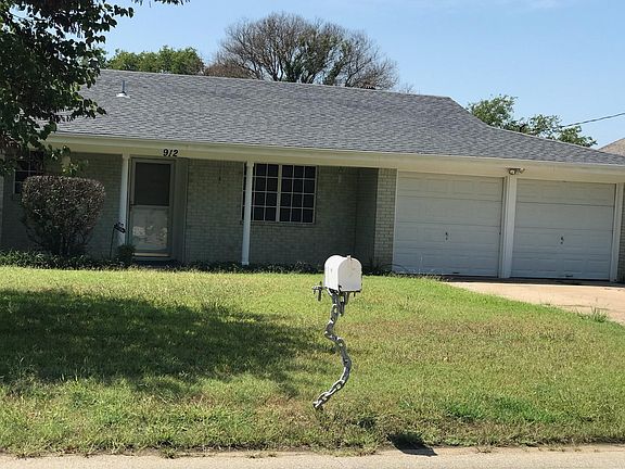 4th image of 912 Crockett Dr