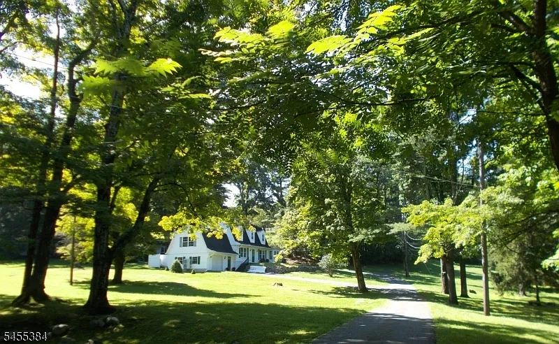 3 bed, 3.0 bath, $3,950 — Photo 2