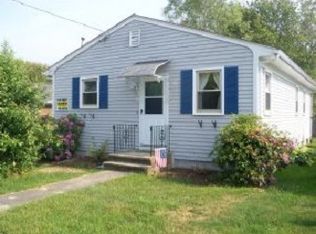 112 Angell Rd, Narragansett, RI 02882