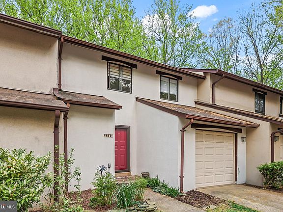 3rd image of 2319 Glade Bank Way