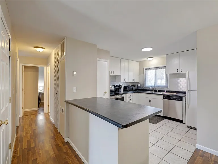 3515 N Stoneycrest Rd — Photo 8