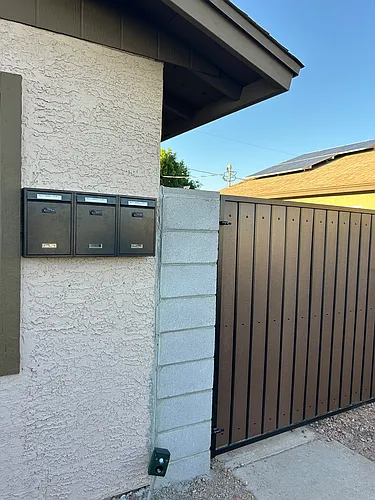 2822 E Mobile Ln Photo 1