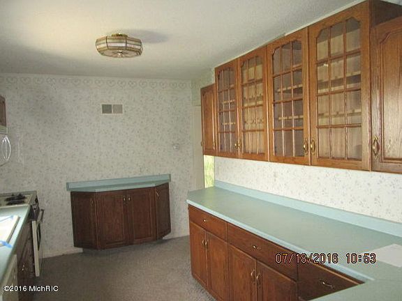 5th image of 217 W Eliza St