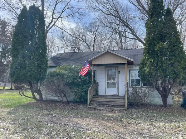 4464 Kirk Rd, Vassar, MI 48768