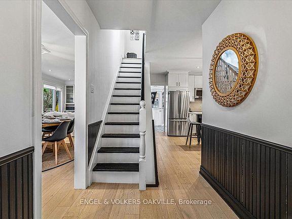 3rd image of 38 John St S