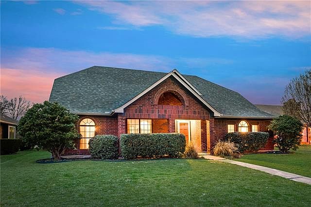 1st image of 3007 Presidio Cir