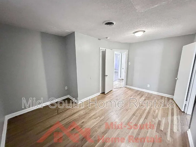 2054 Benford St — Photo 18