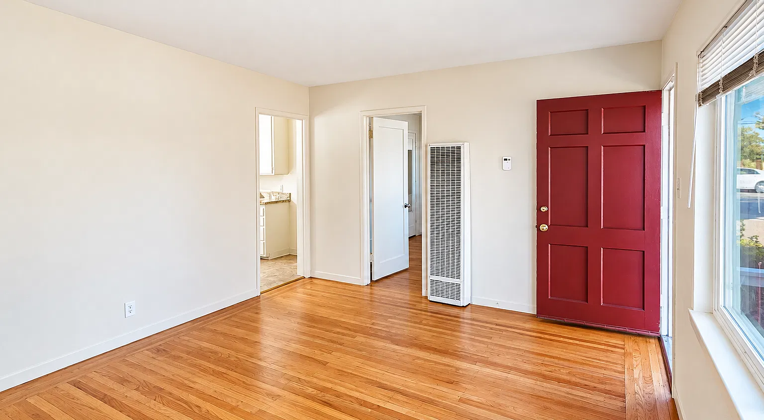 1 bed, 670 sqft, $1,950 — Photo 2