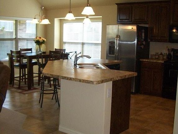 2nd image of 414 Stonecreek Dr