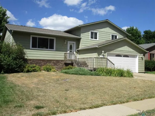 4608 E Blazewood Dr, Sioux Falls, SD 57110