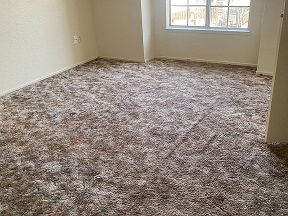 3rd image of 1108 Pioneer Ave #14