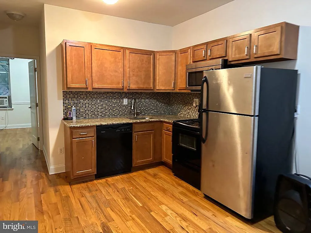 1 bed, 1973 sqft, $650 — Photo 4