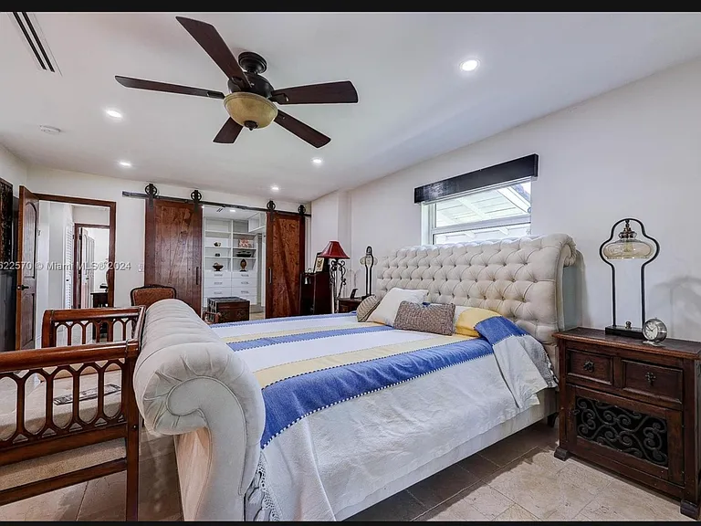 8520 SW 87th Ave — Photo 16