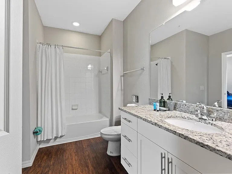Oyster Ln — Photo 38