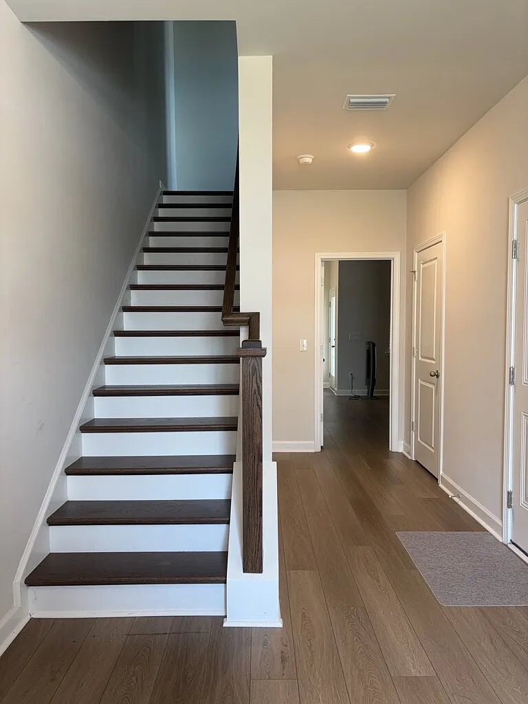 4 bed, 3.5 bath, 2480 sqft, $2,600 — Photo 2