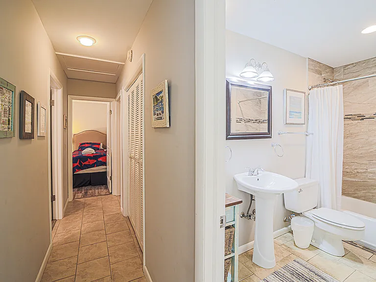16 Pelican St — Photo 6
