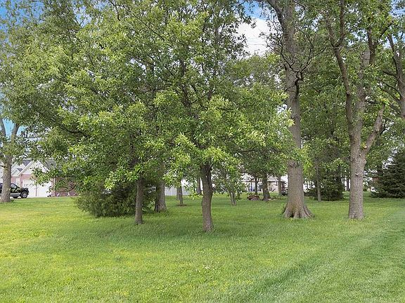 5th image of 9523 Woodcrest Pl