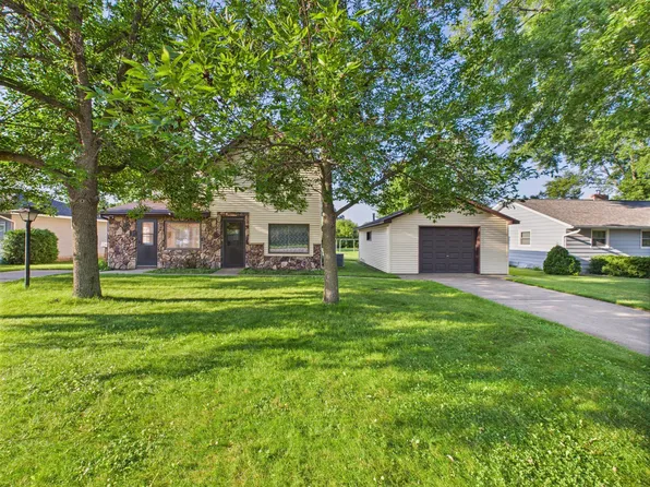412 1st St SW, Melrose, MN 56352