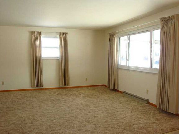 2nd image of 528 S Park St