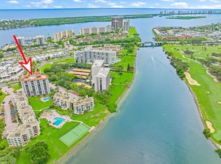 370 Golfview Rd APT 203, North Palm Beach, FL 33408