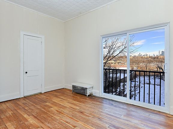 4th image of 572 Gregory Ave Floor 1