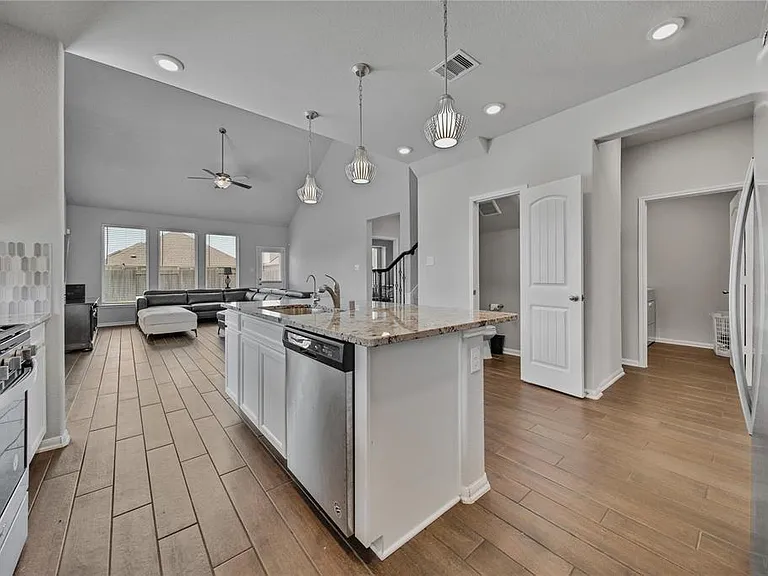 5003 Brewcastle Ln — Photo 7