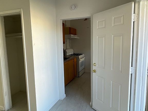 4th image of 11021 Sunset Ave #10