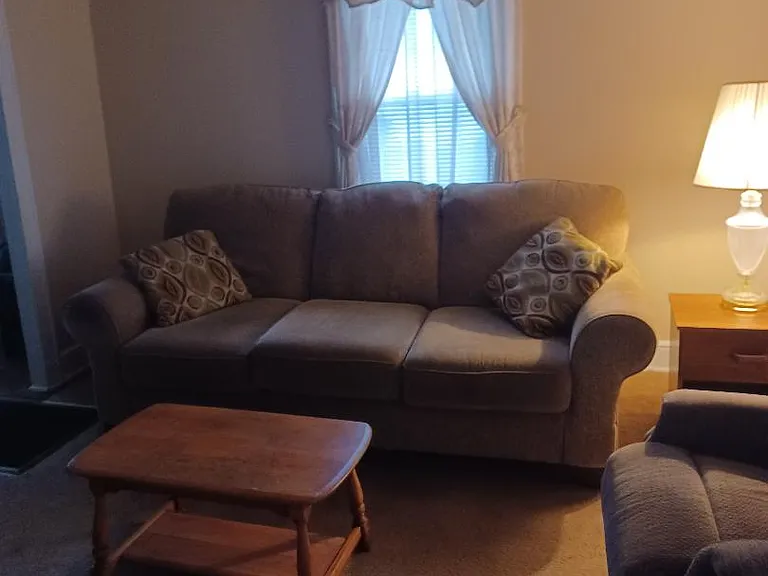 701 Circleview Dr — Photo 2