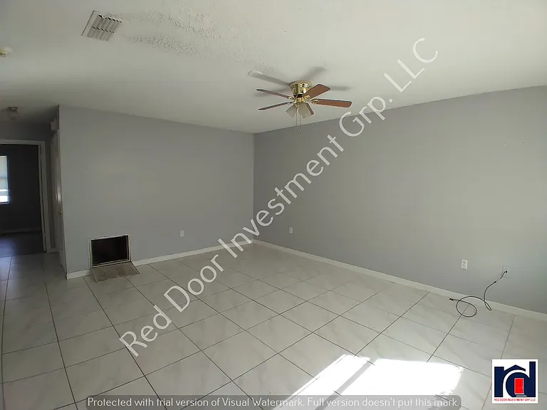 3831 NE 41st St — Photo 4