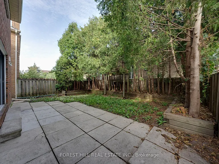 300 Conley St — Photo 32