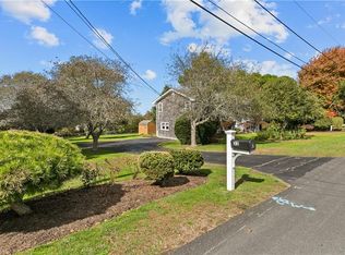 22 Pear St, Portsmouth, RI 02871