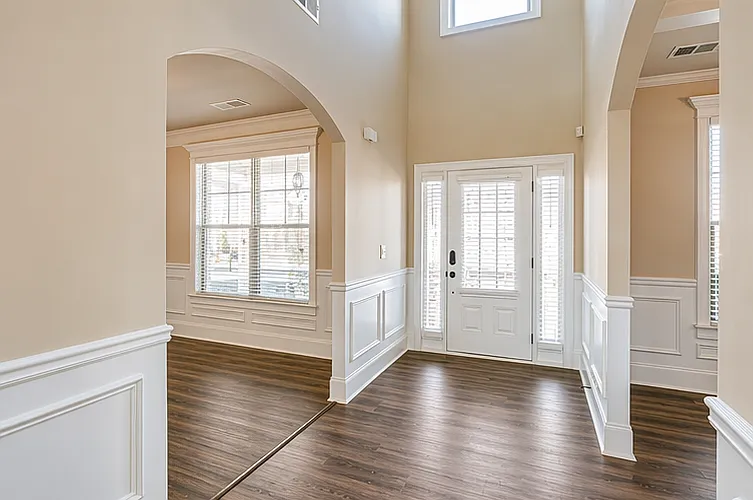5 bed, 4.0 bath, 2620 sqft, $3,695 — Photo 2