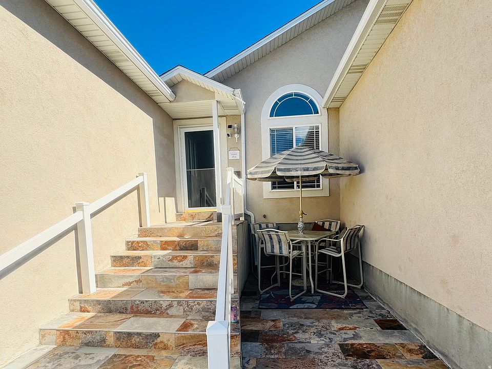 1st image of 686 Greystone Way